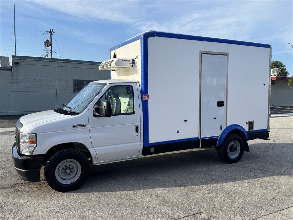 2023 Ford E350 Cutaway image 5