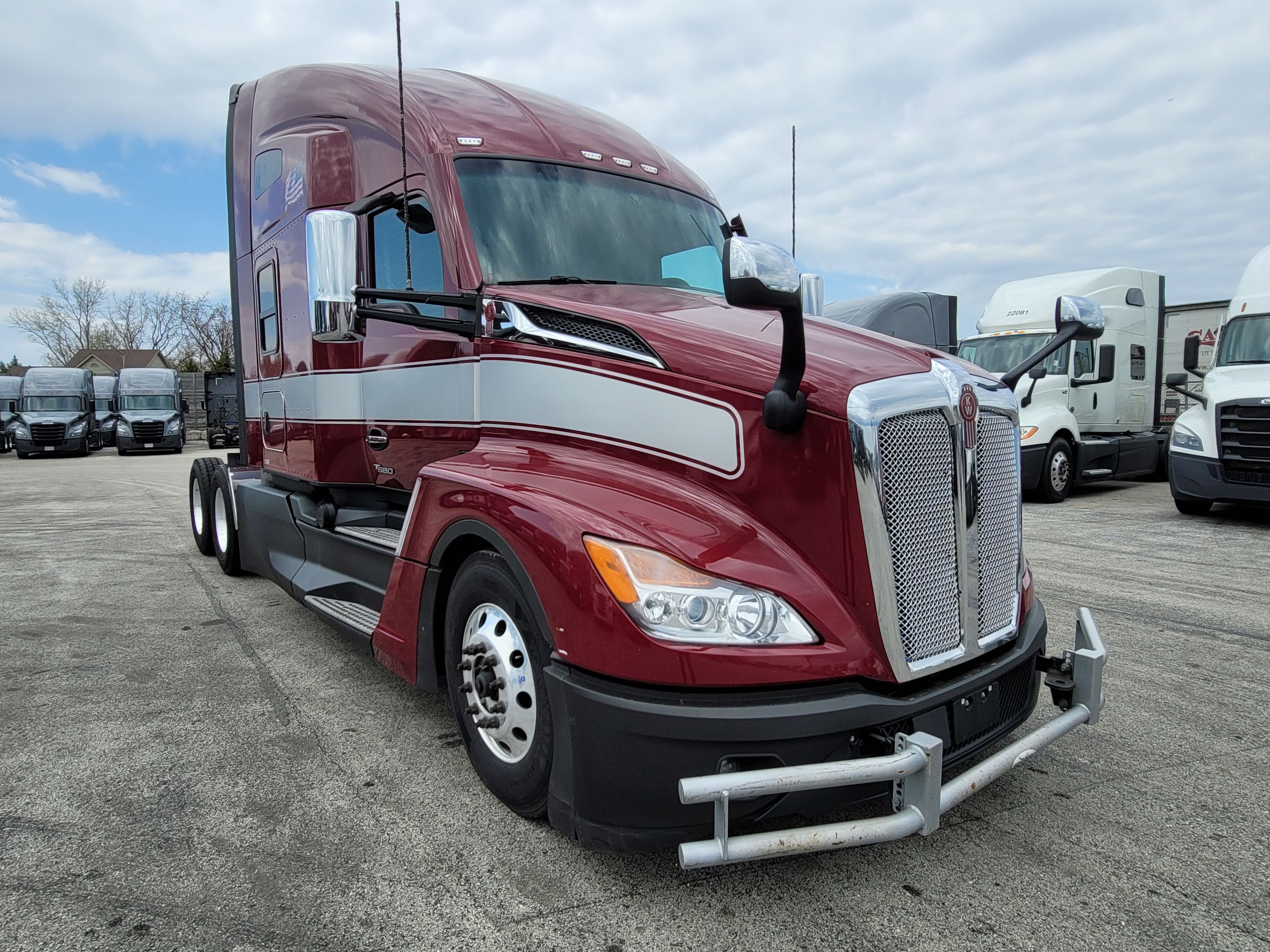 2023 Kenworth T680 image 5