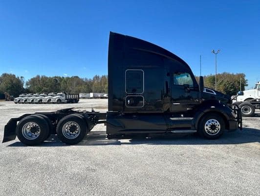 2021 Kenworth T680 image 4