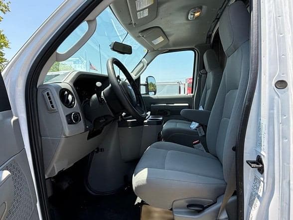 2024 Ford E350 image 13