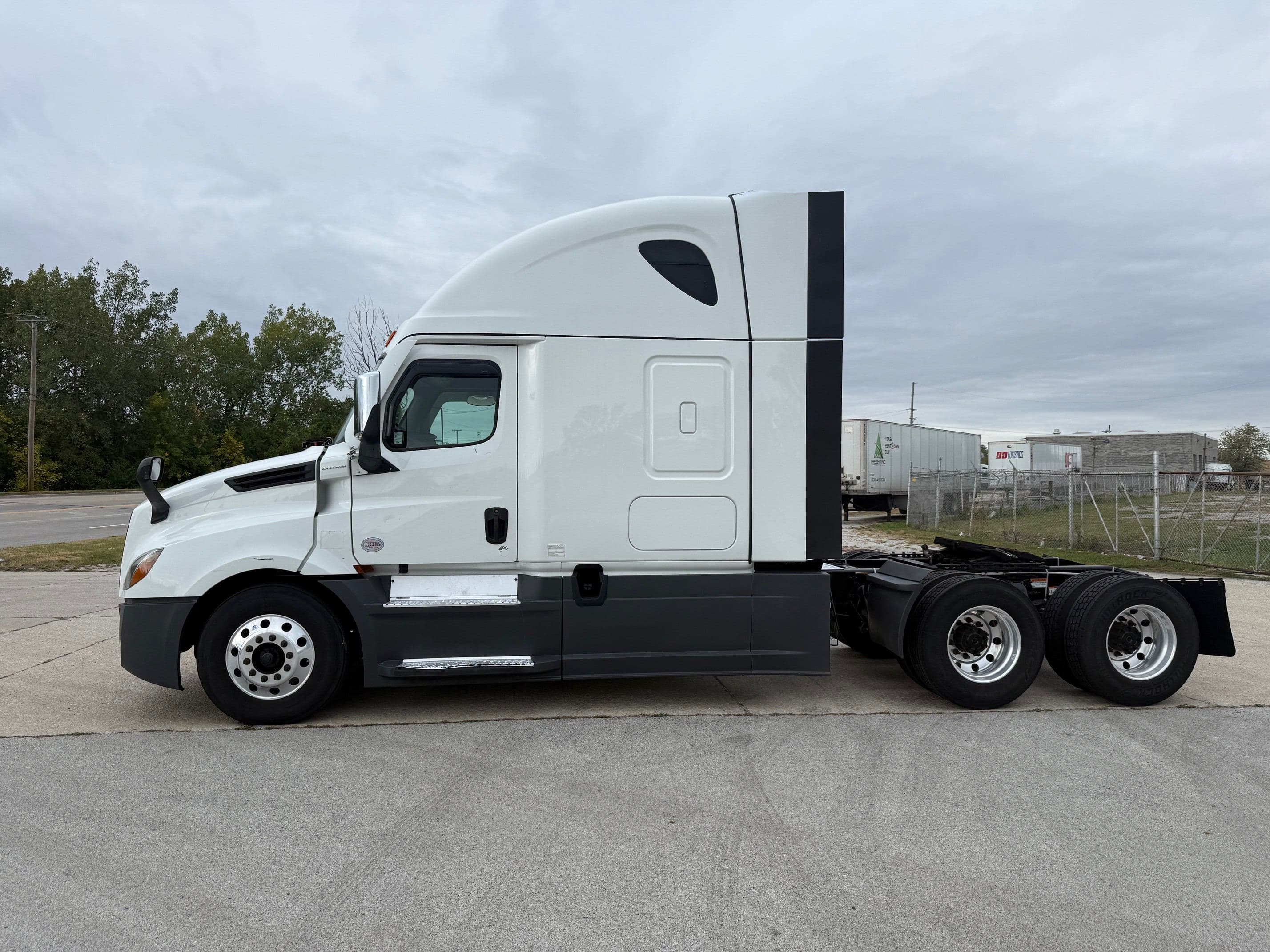 2023 Freightliner Cascadia image 5