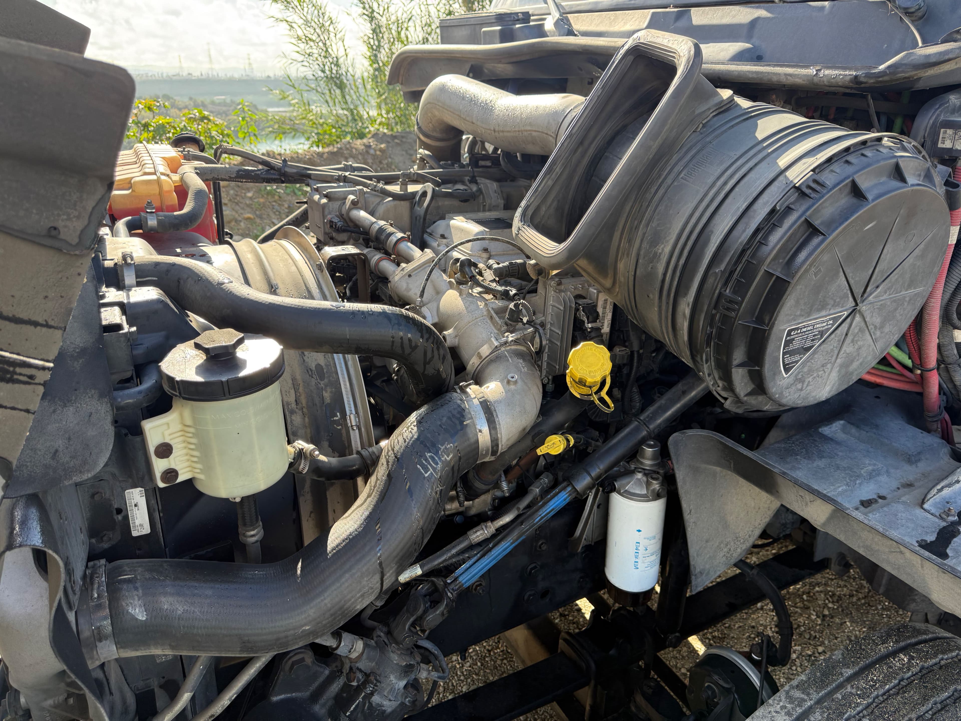 2014 International LF687 image 9