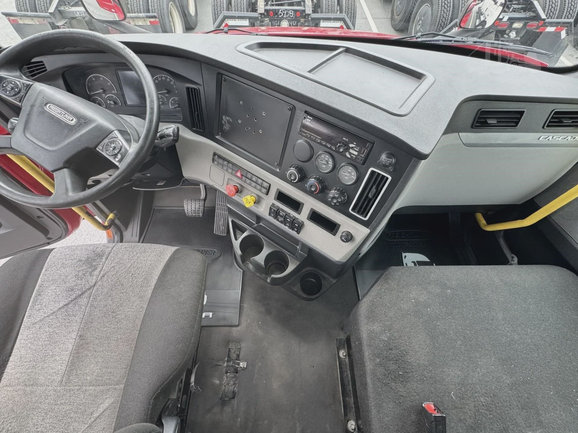 2021 Freightliner Cascadia 116 image 8