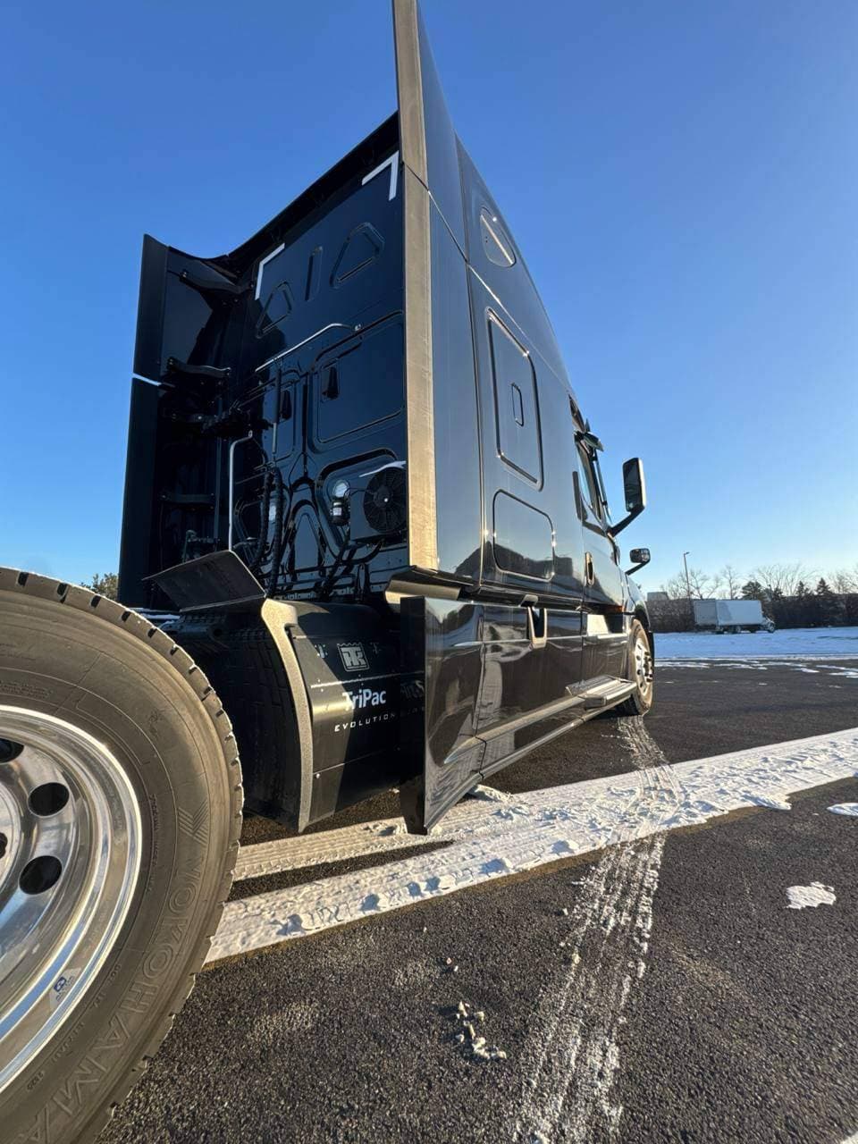 2022 Freightliner Cascadia image 7