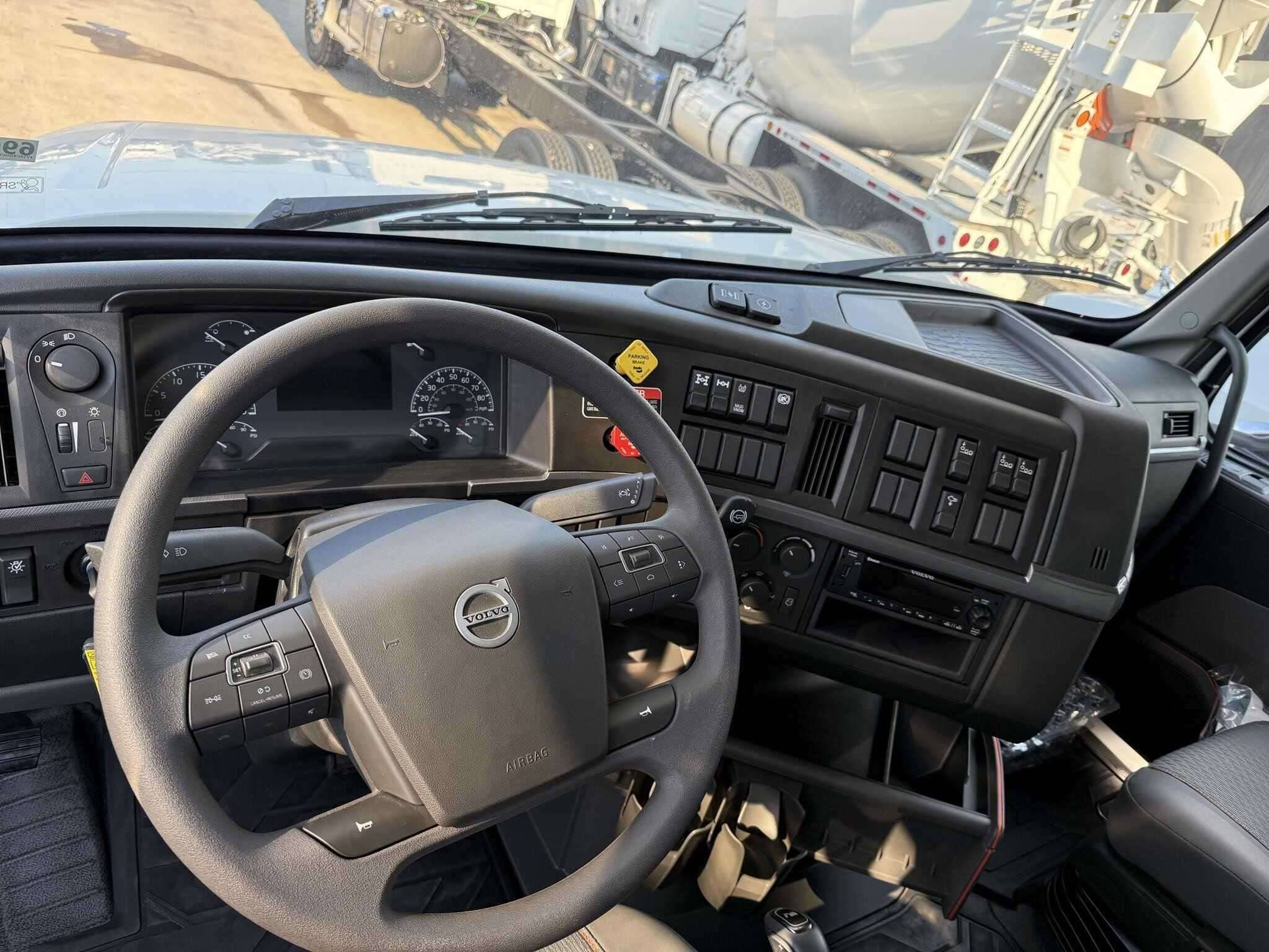 New 2026 VOLVO VHD64F300 Dump Truck in Dallas, TX image 5
