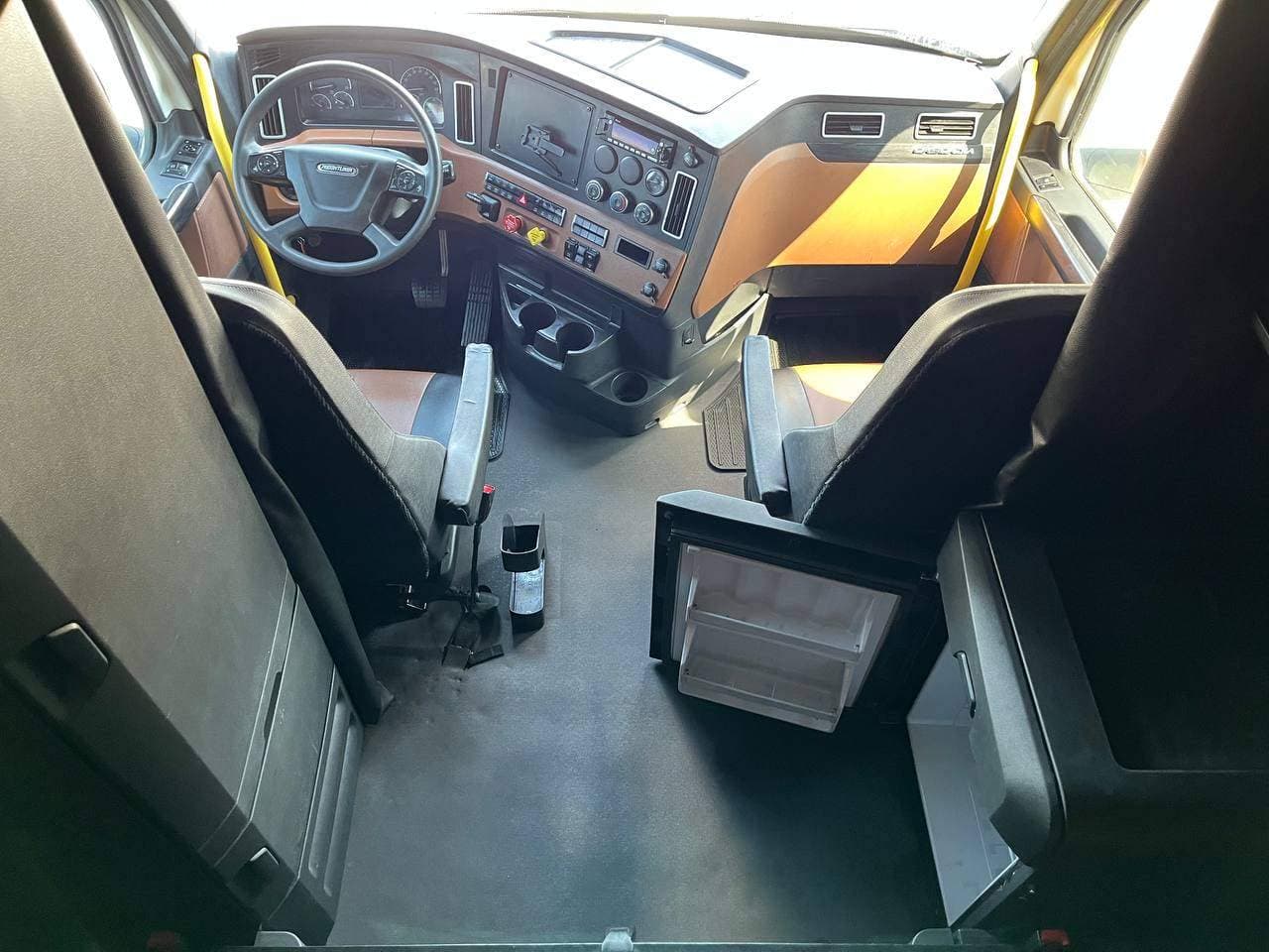 2023 Freightliner #1179 image 14