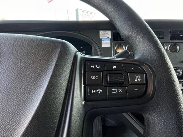 2025 Kenworth T880 image 20