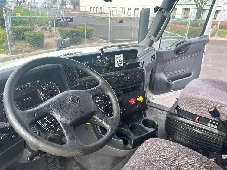 2023 International LT62F image 6