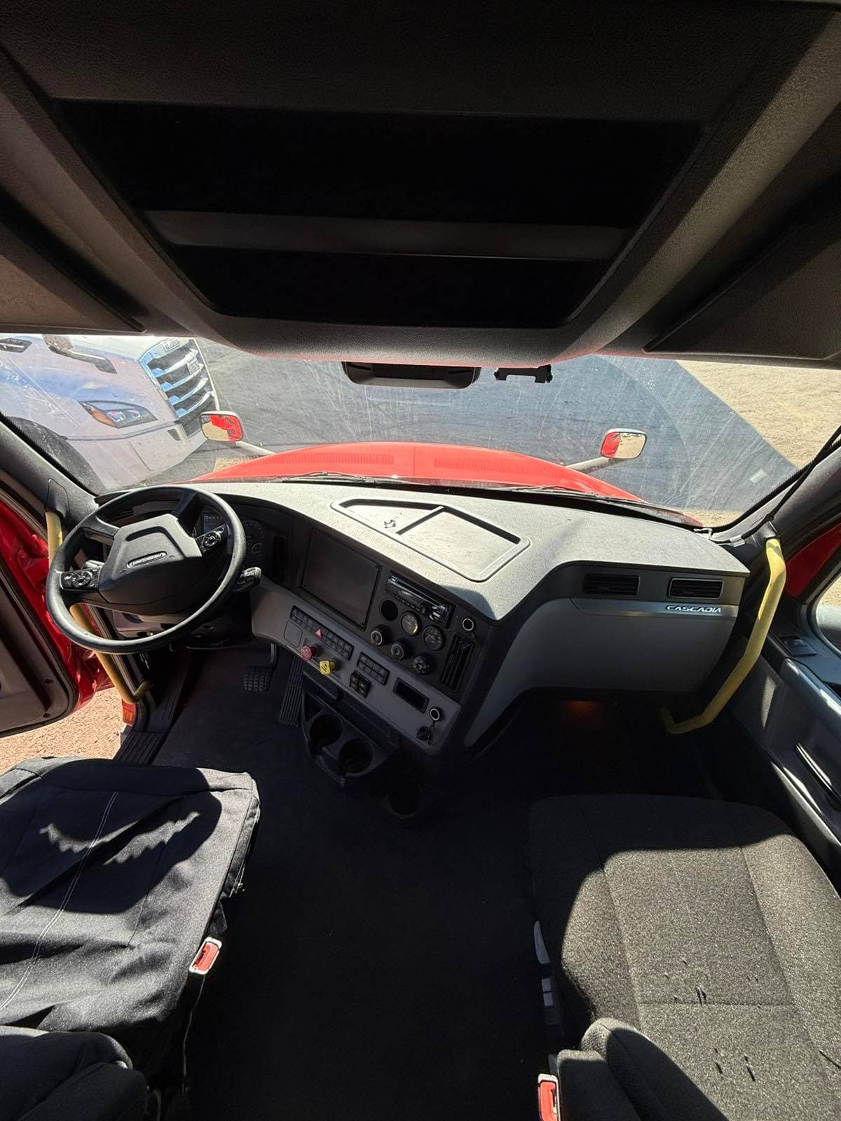 2022 Freightliner Cascadia  image 10