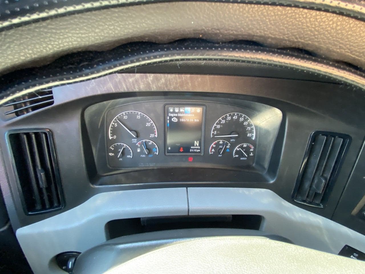 2022 Freightliner Cascadia image 13