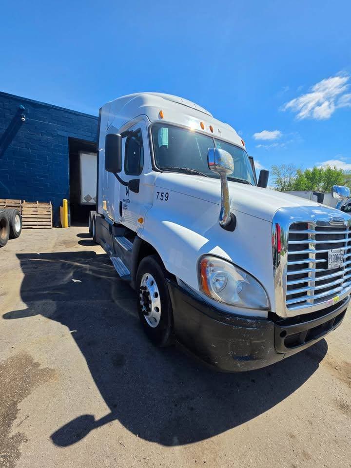 2014 Freightliner Cascadia 125 Evolution image 1