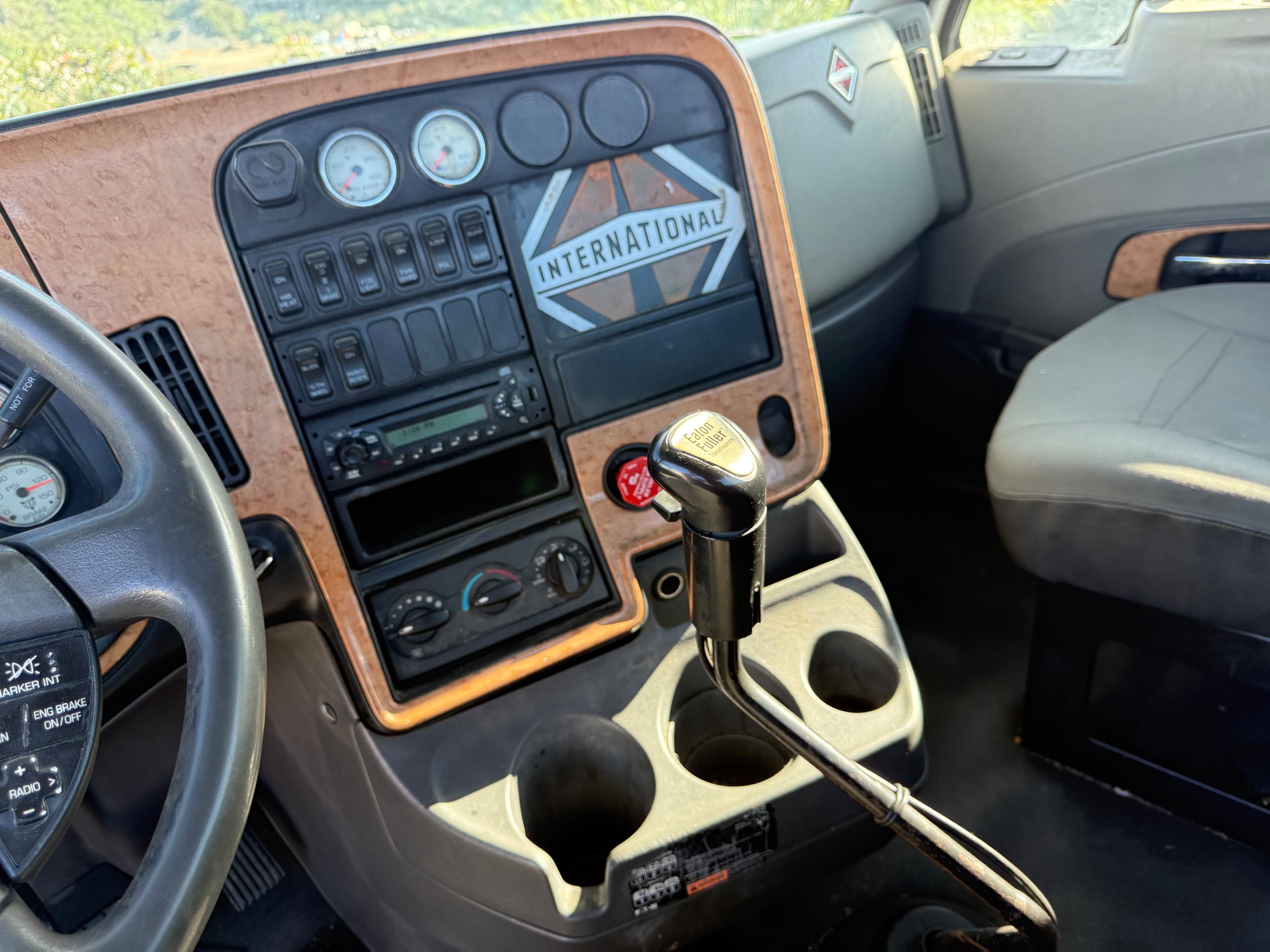 2014 International LF687 image 14