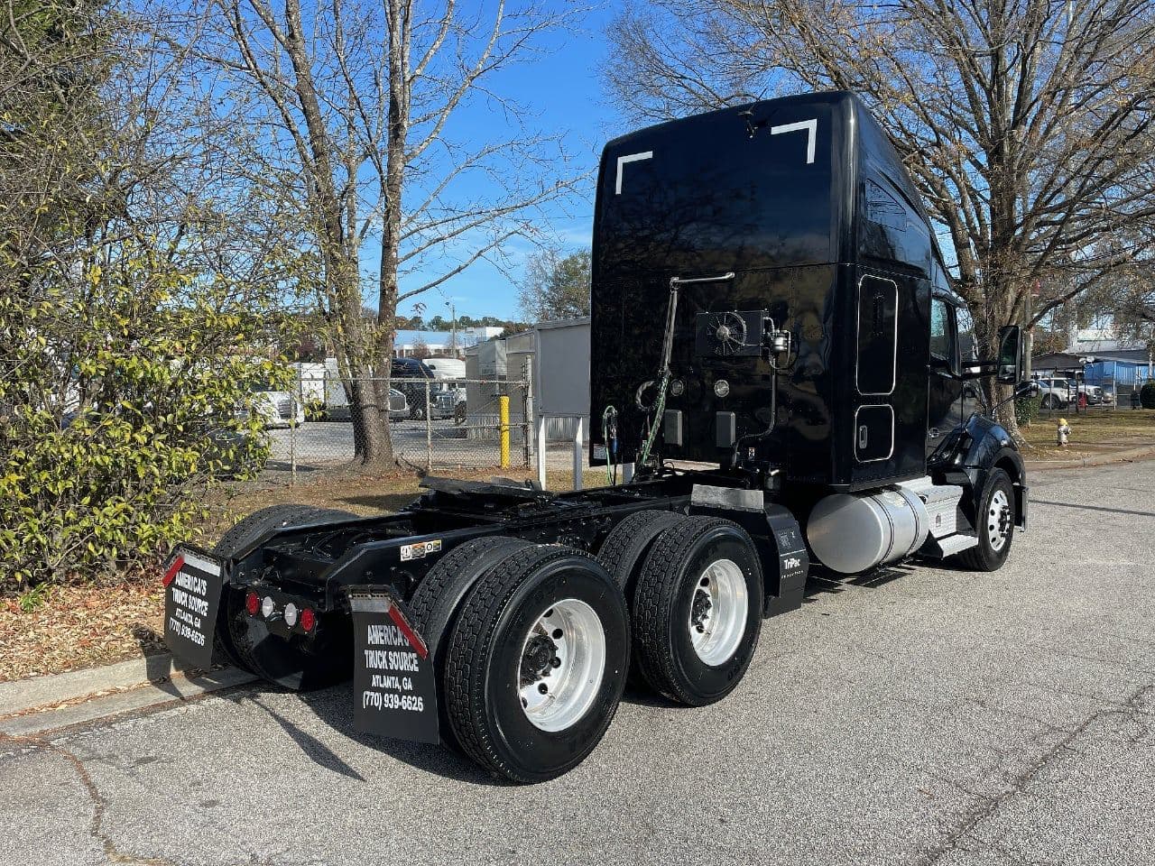 2021 Kenworth T680 image 3