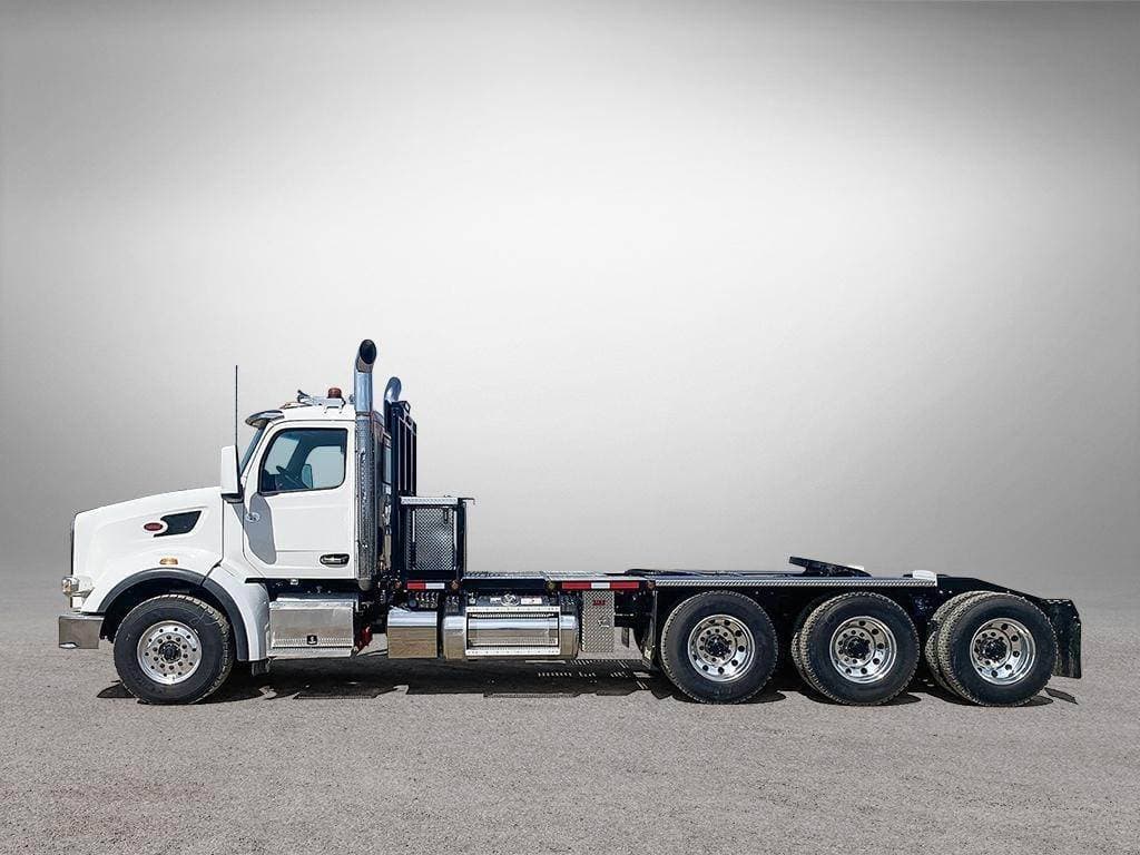 2024 Peterbilt 567 image 3