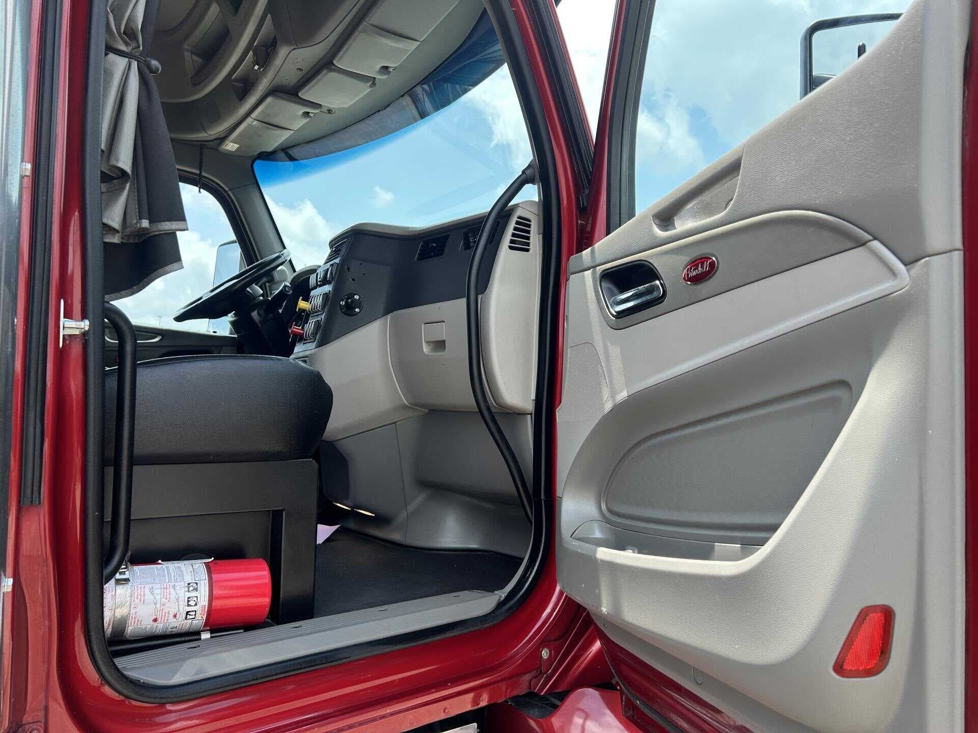 Used 2020 PETERBILT 579 Conventional - Sleeper Truck in Houston, TX image 23