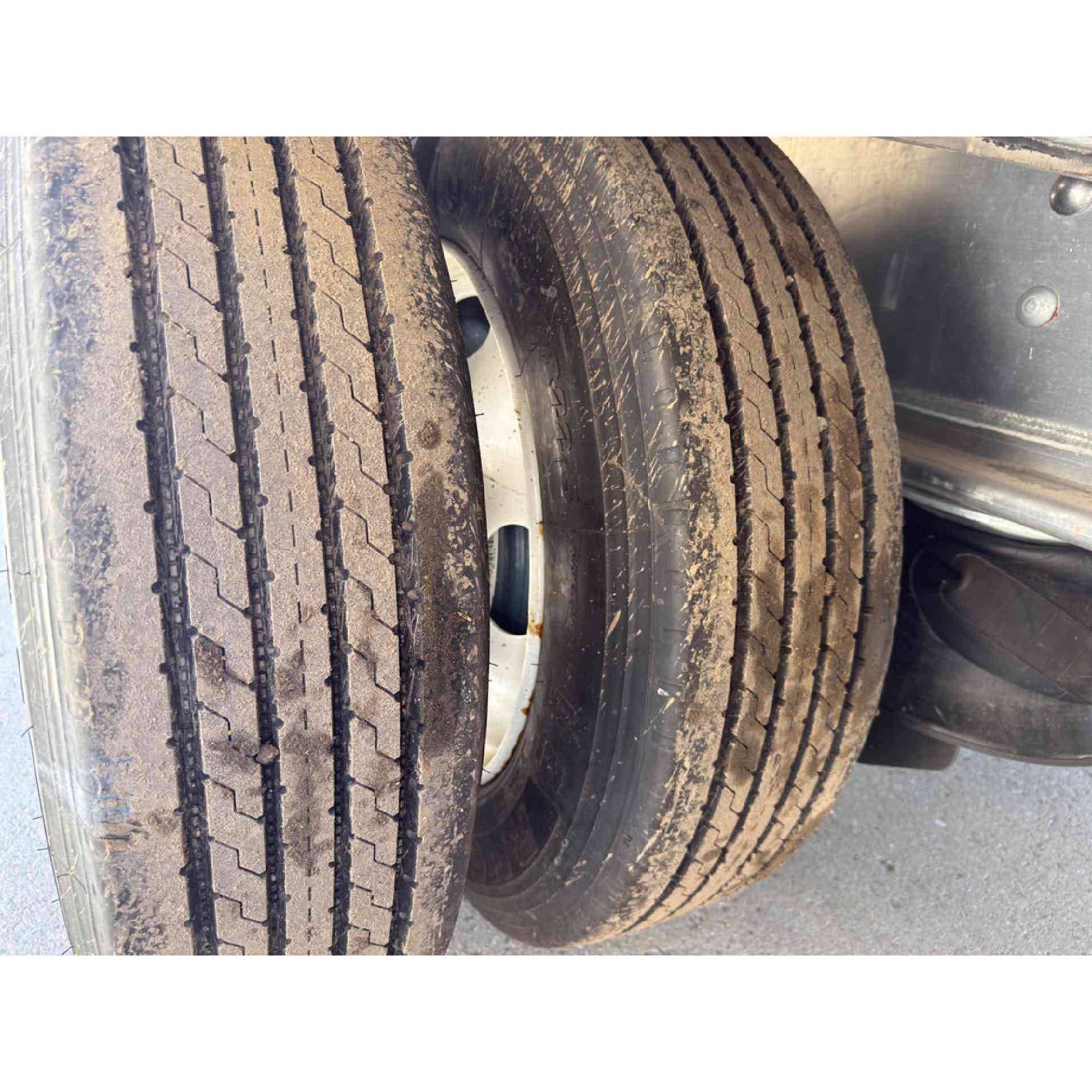 2027 Extreme XS70 Step Deck Tri Axle R22.5 image 10