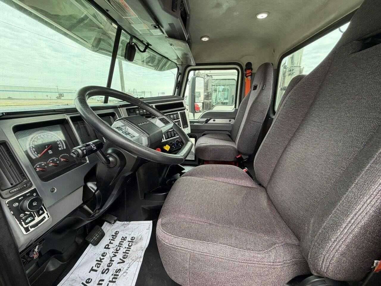 Used 2020 MACK ANTHEM Conventional - Day Cab in Fort Worth, TX image 11