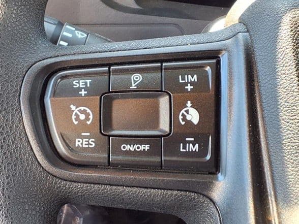 2025 Kenworth T880 image 17