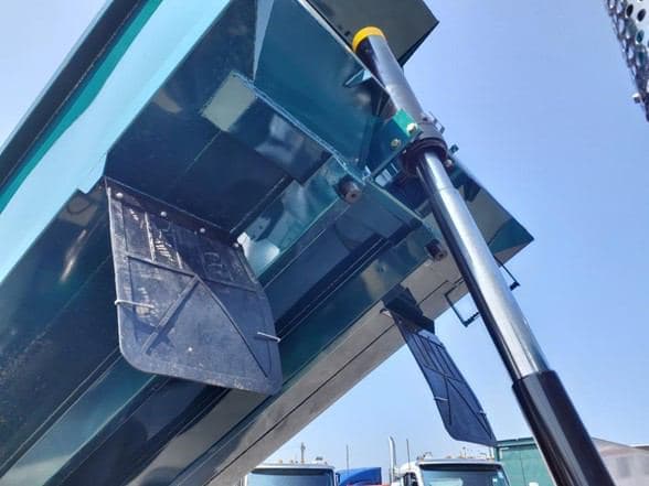 2025 Kenworth T880 image 18