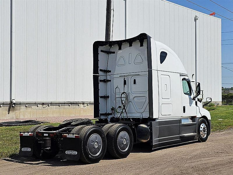 2026 Freightliner Cascadia 126 image 10