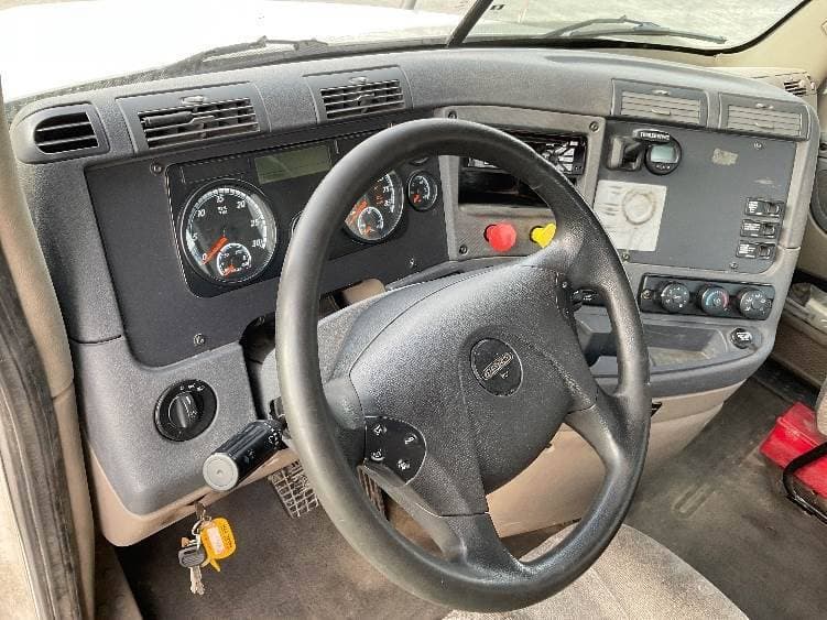 2018 Freightliner Cascadia image 5