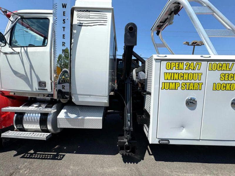 2017 Western Star 4900 image 15