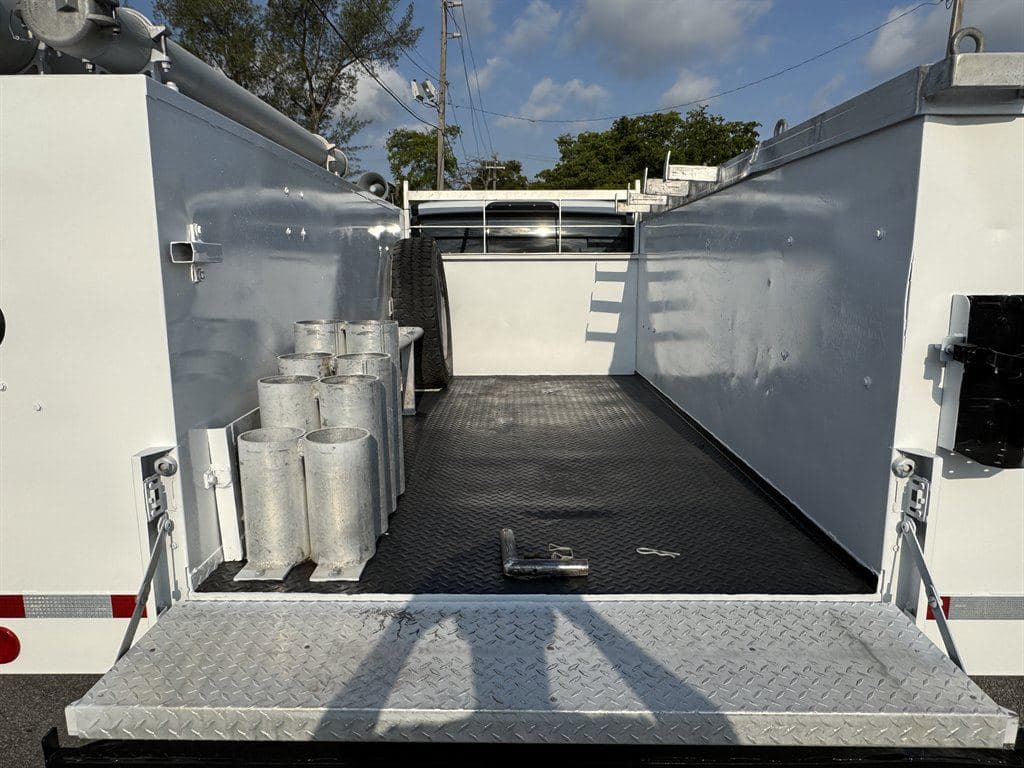 2018 Ford F550 image 27