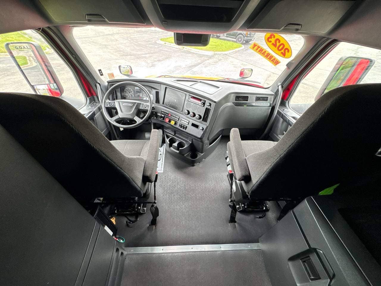 2023 Freightliner Cascadia 126 image 11