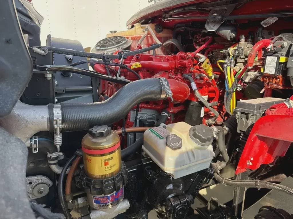 2018 Freightliner M2 image 9