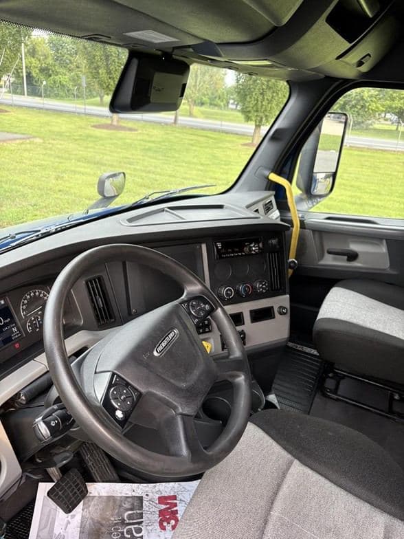 2021 FREIGHTLINER CASCADIA 116 TNF111241 Web image 4