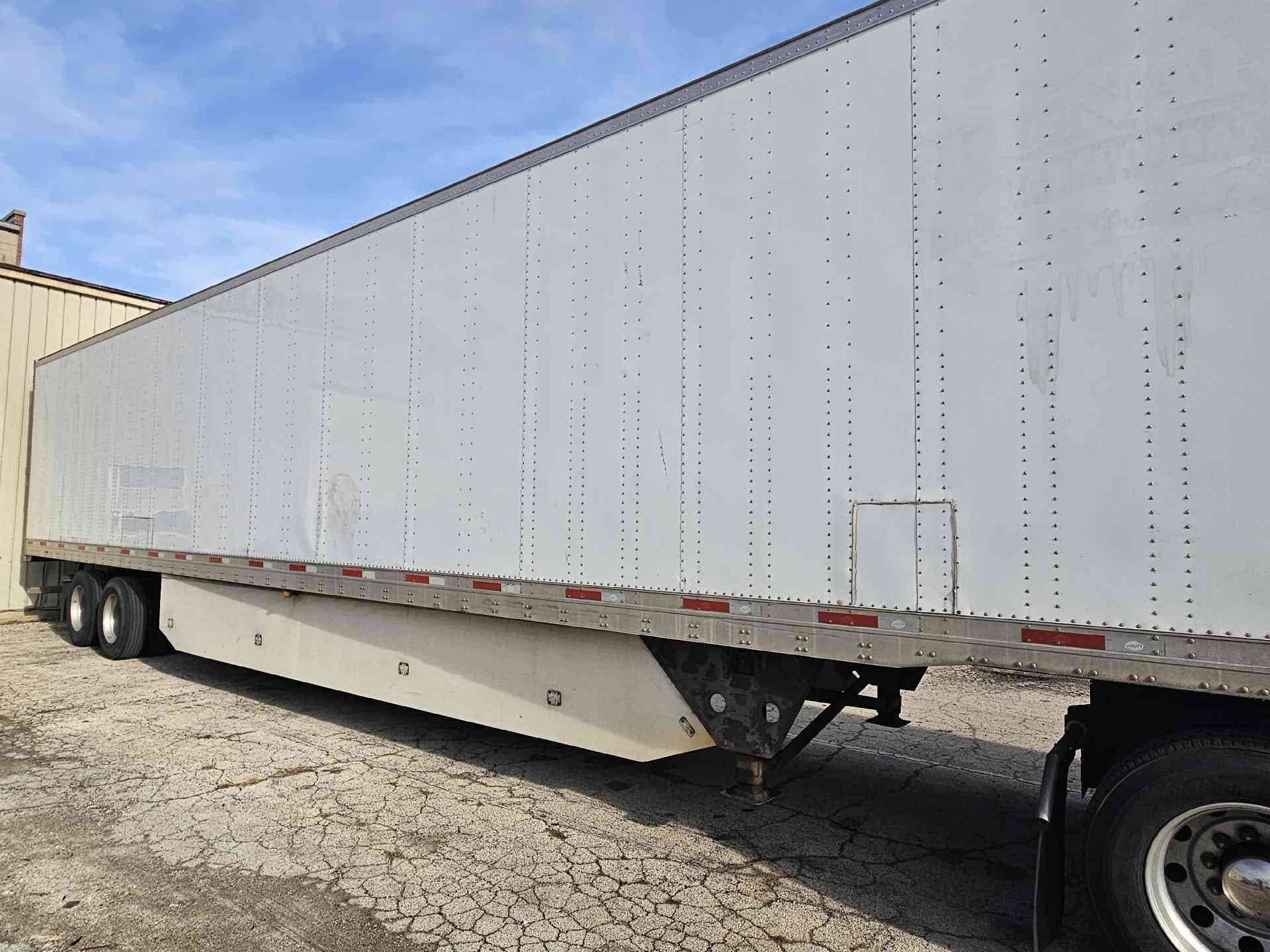 2016 Utility 4000D-X image 3