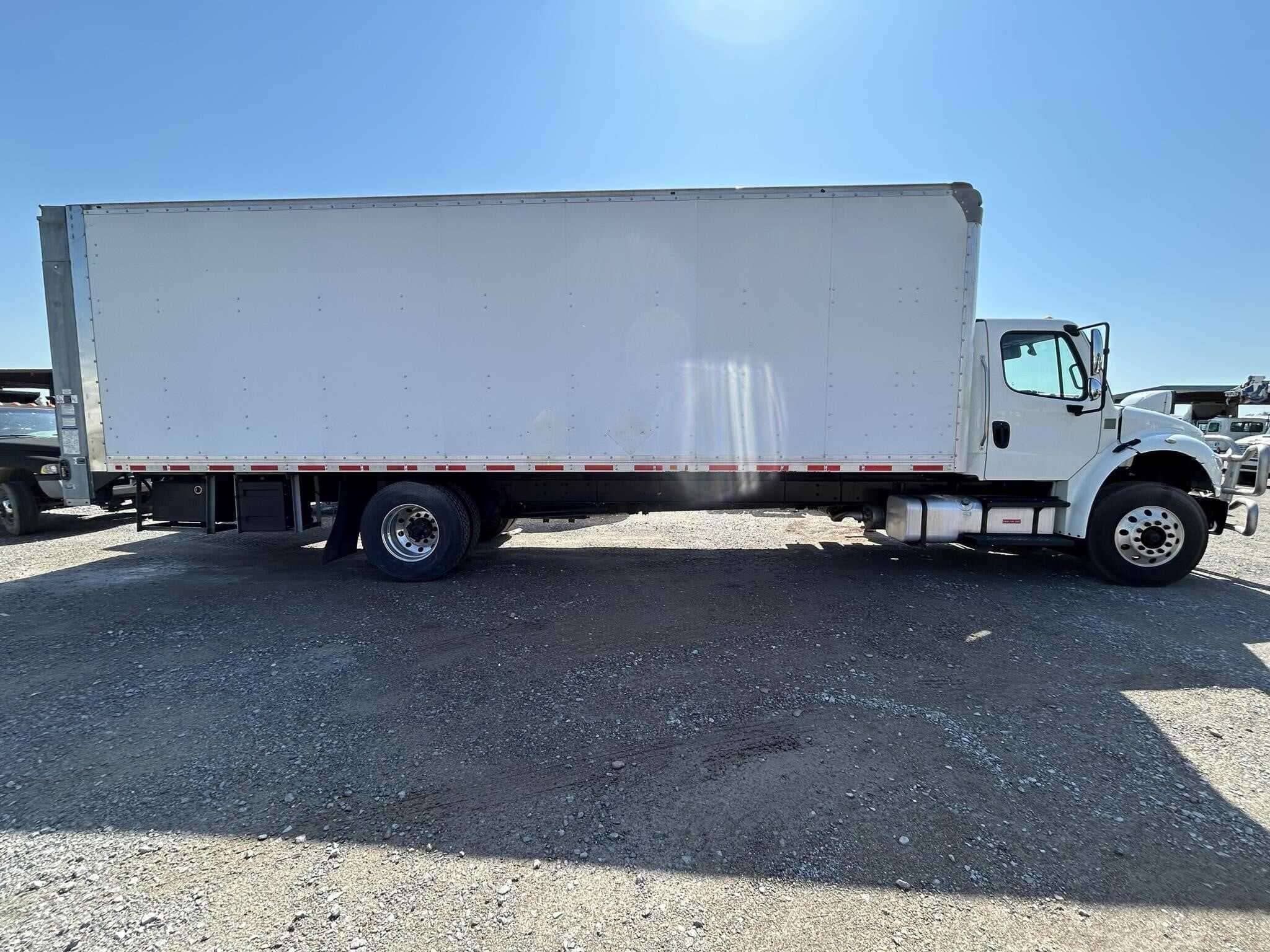 2019 Freightliner M2 image 13