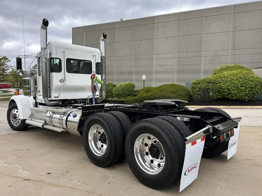 New 2027 KENWORTH W900L image 18