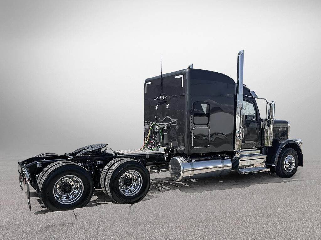 2025 Peterbilt 589 image 4