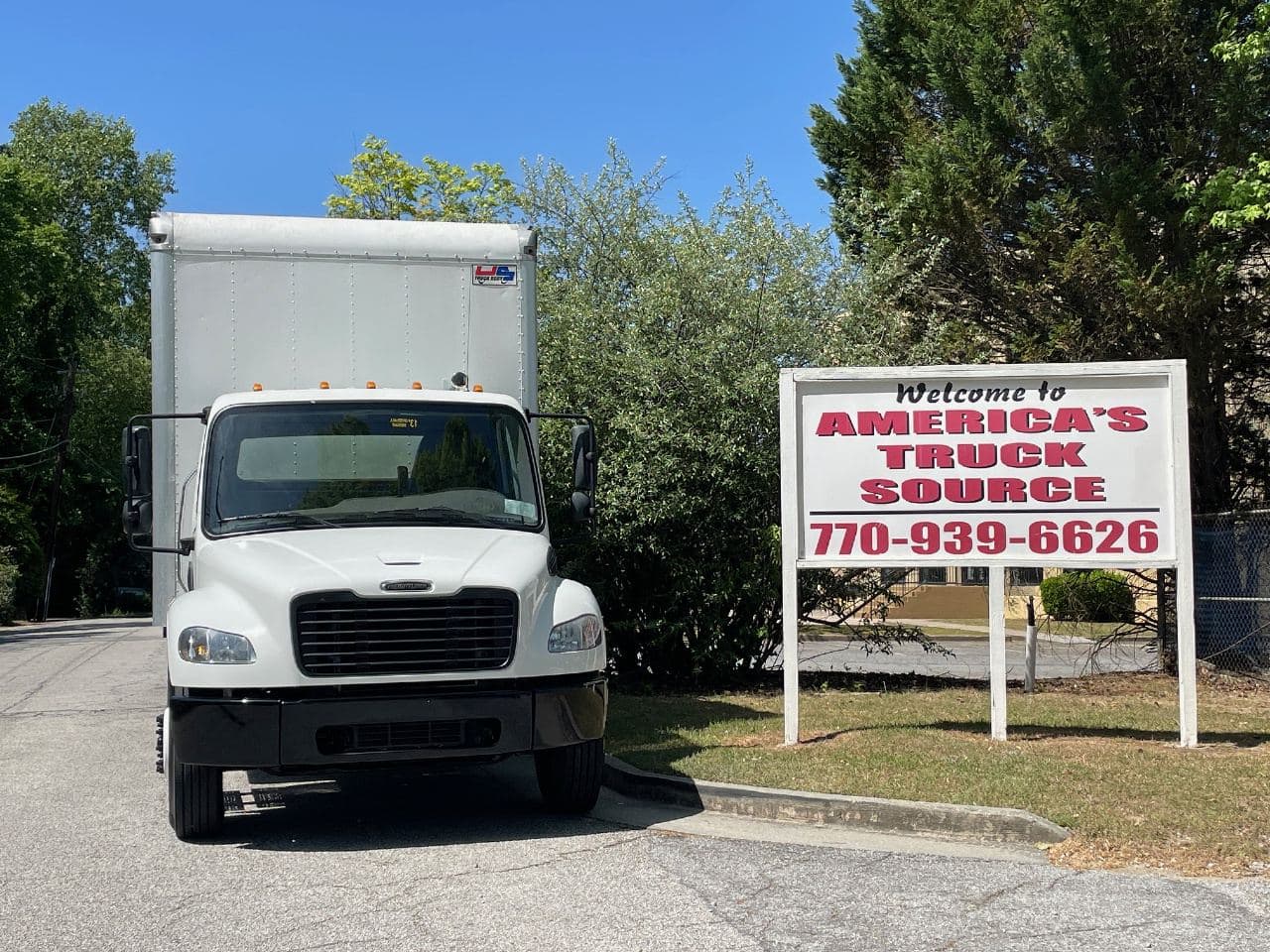 2022 Freightliner M2106 image 7