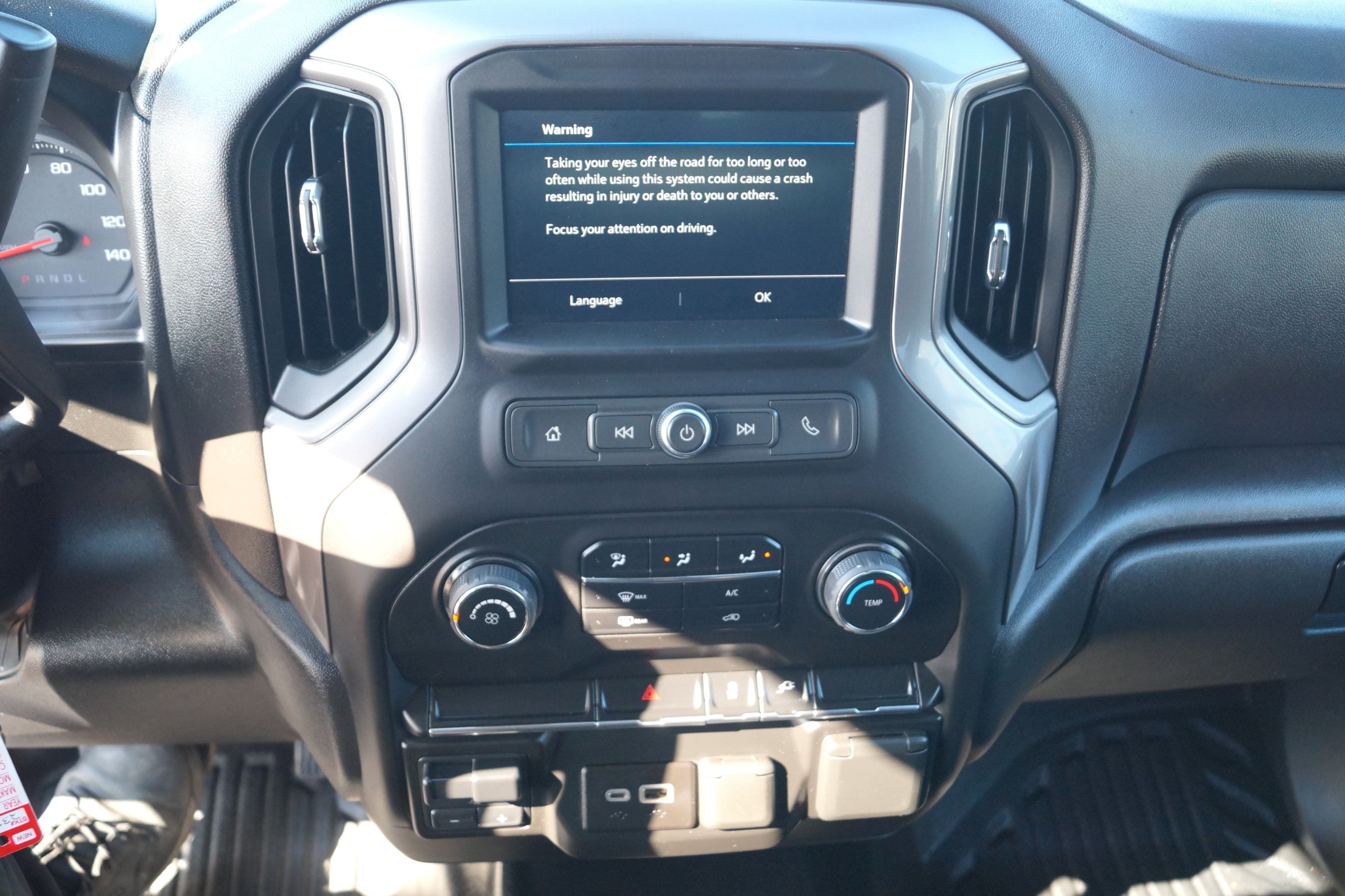 2023 Chevrolet Silverado 2500 WT - 8ft Flatbed - 4WD 6.6L V8 image 20