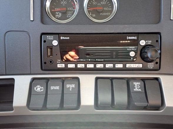 2025 Kenworth T880 image 21