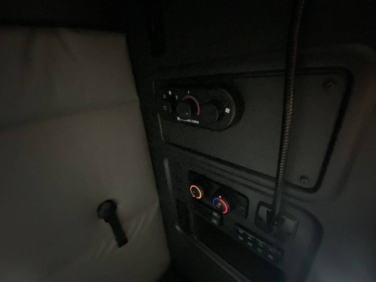 2021 FREIGHTLINER Cascadia CA126 Tandem Axle Sleeper image 18