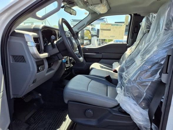 2025 Ford F350 image 12