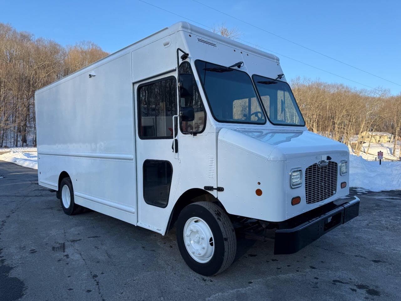 2021 Freightliner MT45 image 4
