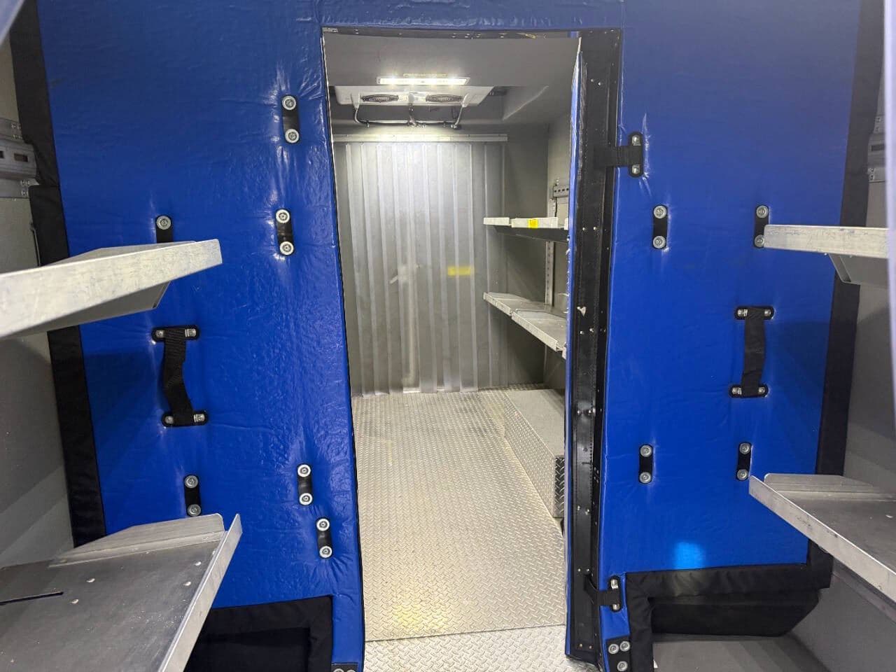 2018 Freightliner MT45 image 21