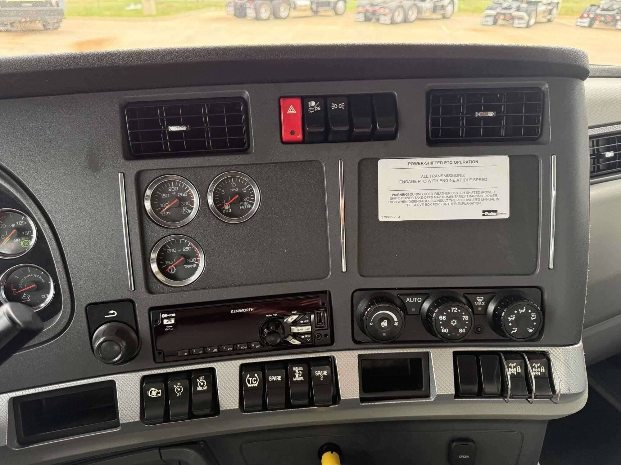 2019 Kenworth T880 image 9