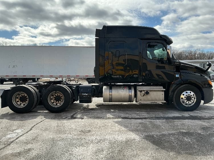 Used 2019 Freightliner Conventional - Sleeper Truck - T12664ST For Sale image 7
