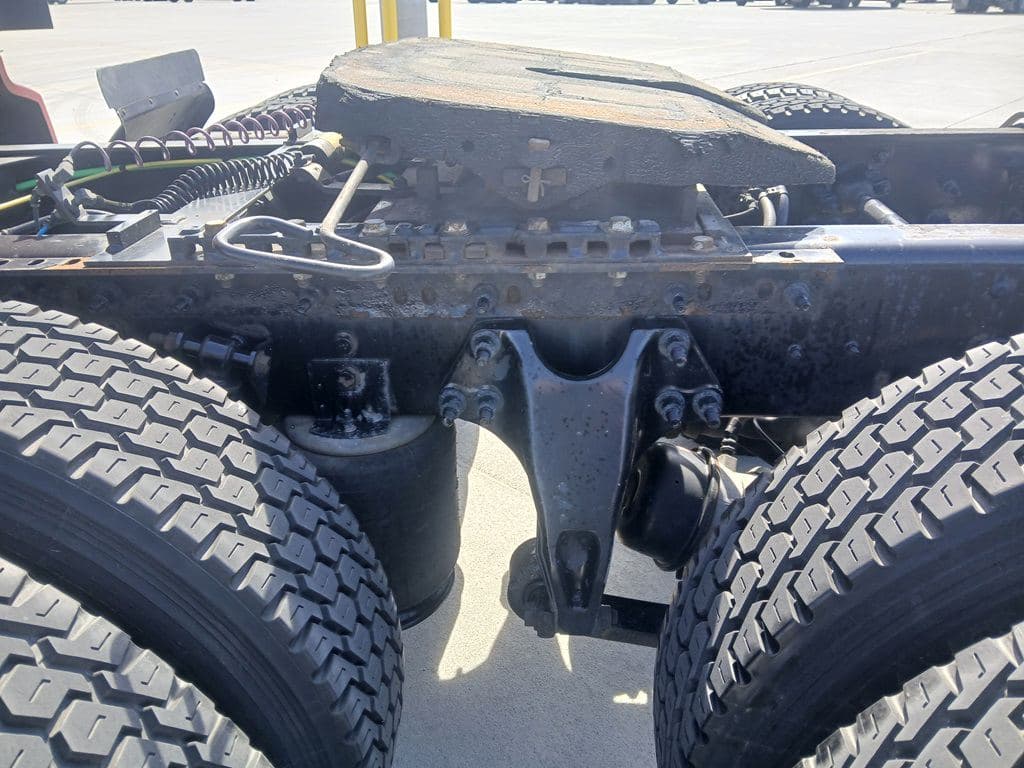 Used 2021 INTERNATIONAL LT625 image 3