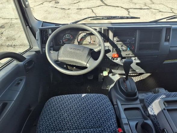 2024 Isuzu NPR HD image 15