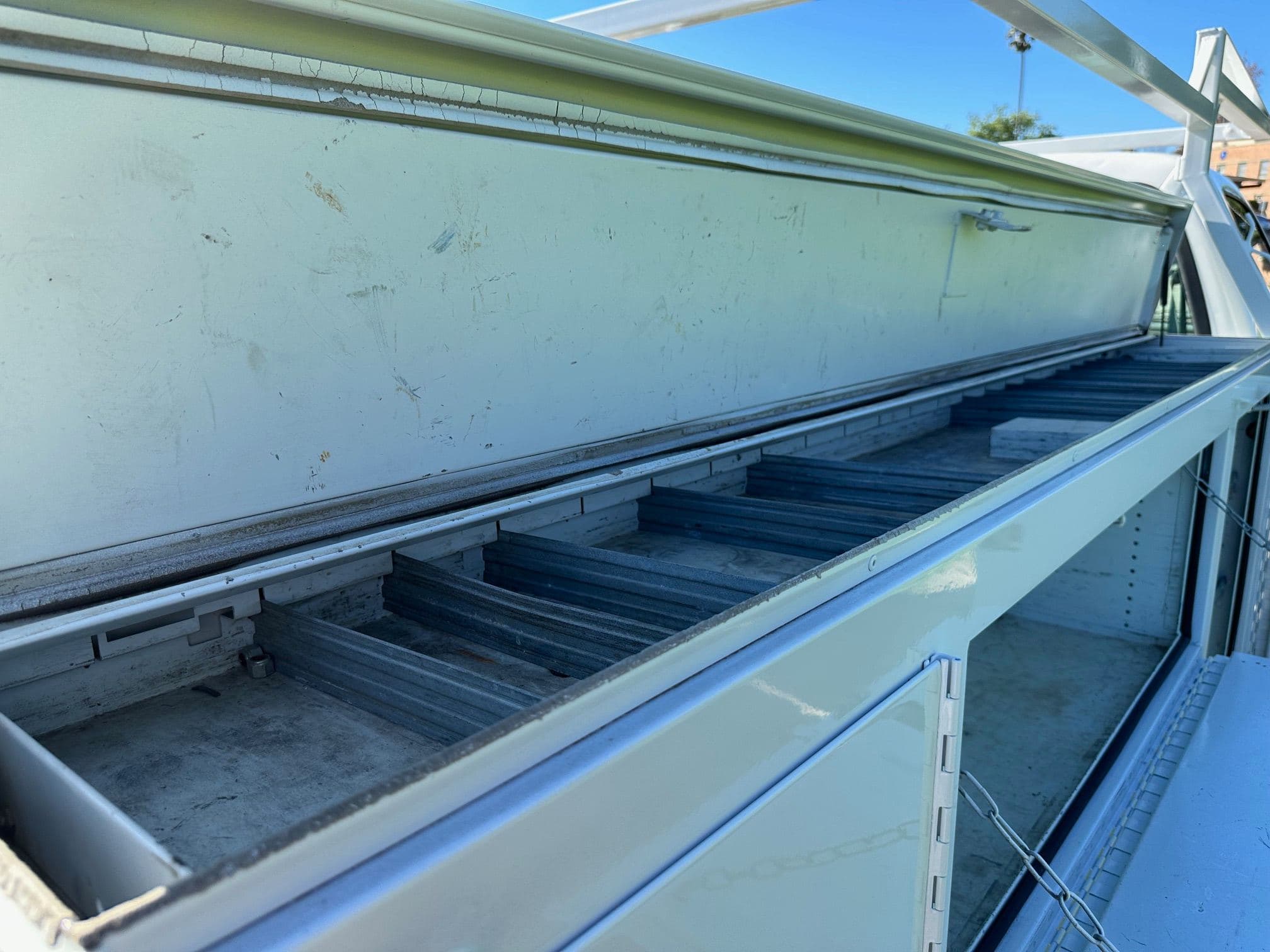 2005 FORD F350 Service Truck with Liftgate 13495 image 18