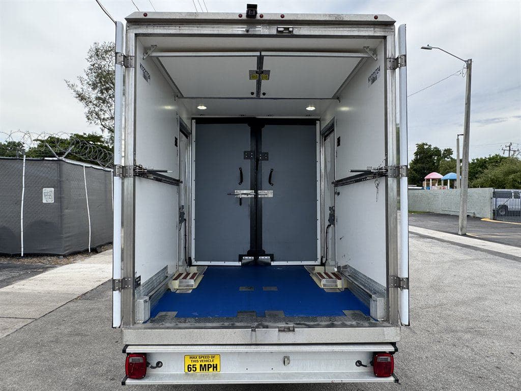 2023 Ford Transit T-350 image 19