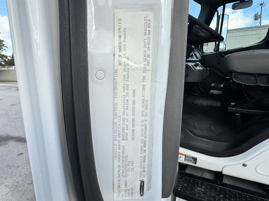 2014 Freightliner M2 106 image 70