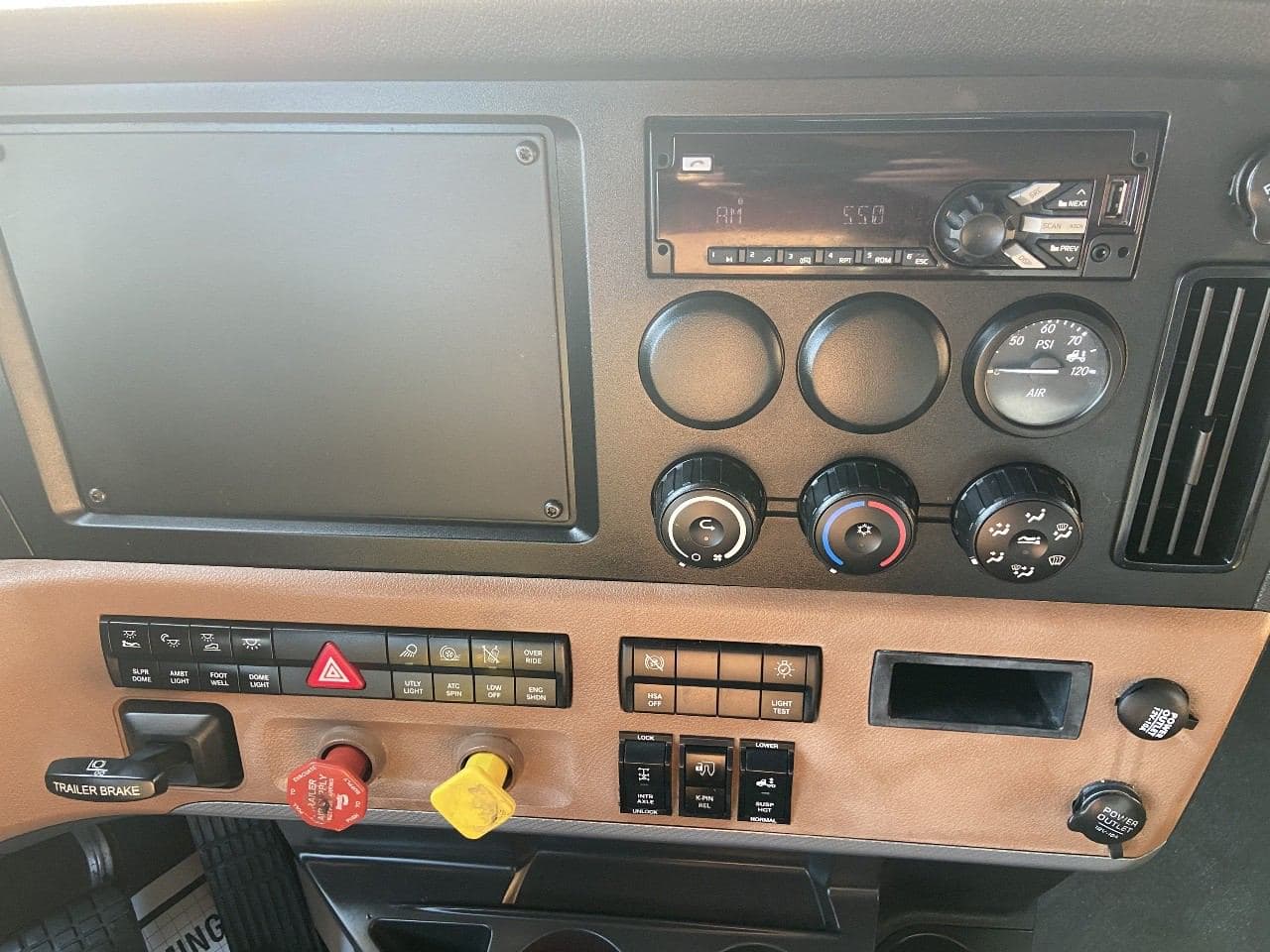 2021 Freightliner Cascadia image 16