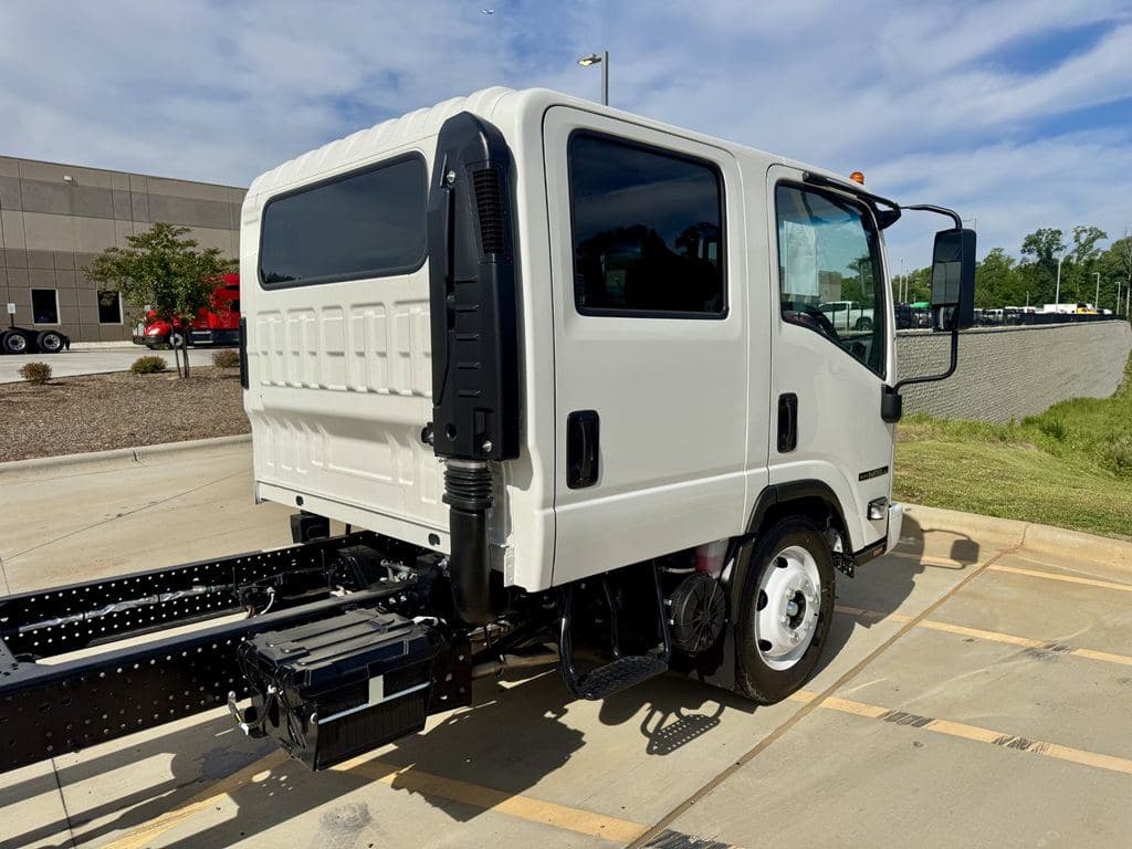 New 2027 ISUZU NPR-HD image 10